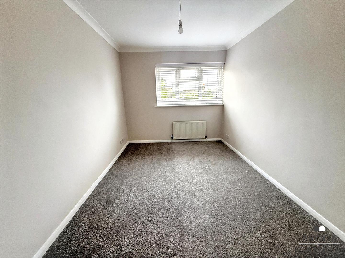 3 Bedroom Apartment. East Dean Road in Eastbourne,  12